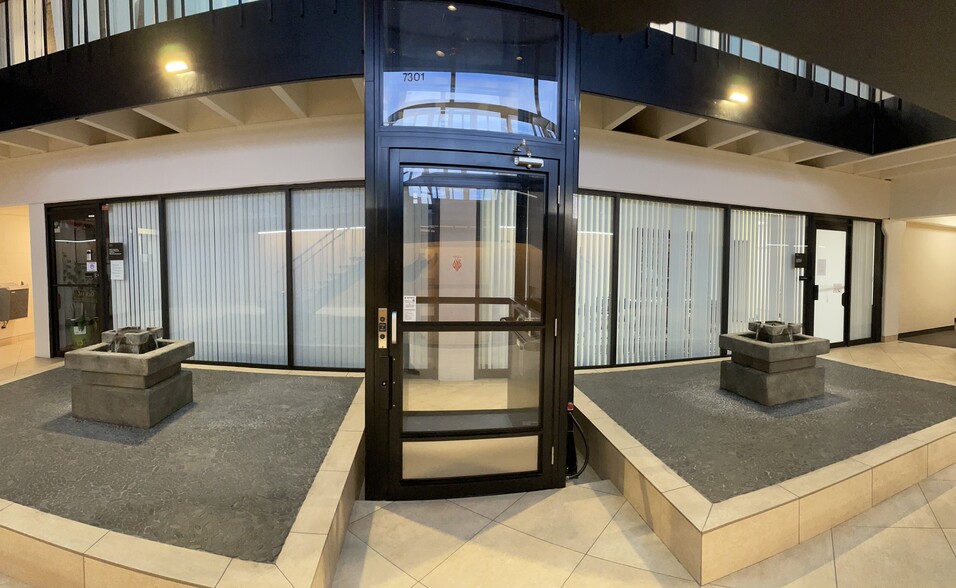 7301-7337 N Lincoln Ave, Lincolnwood, IL en alquiler - Lobby - Imagen 2 de 5