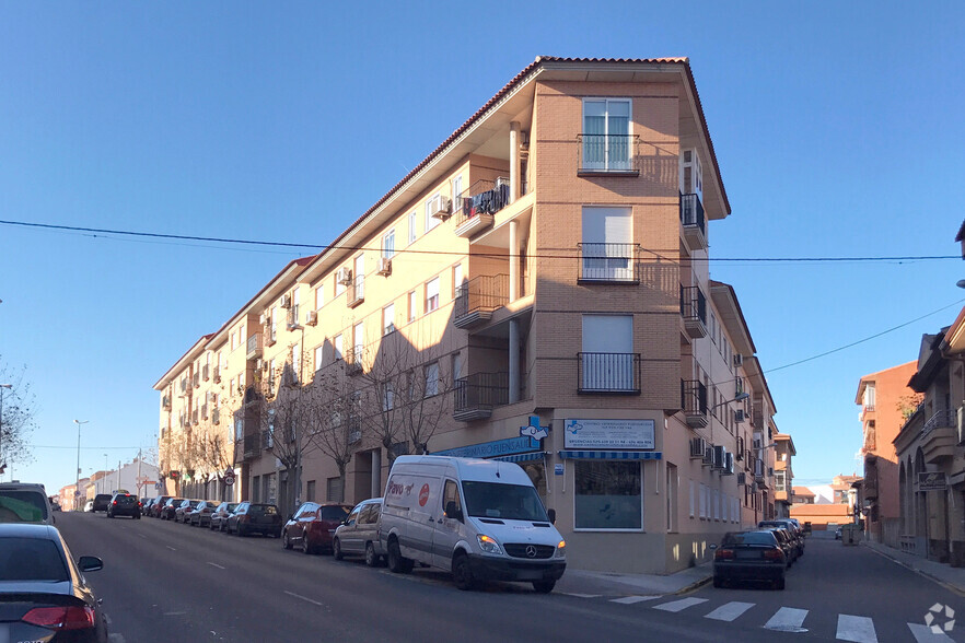 Avenida San Crispín, 59, Fuensalida, Toledo en alquiler - Foto del edificio - Imagen 2 de 2