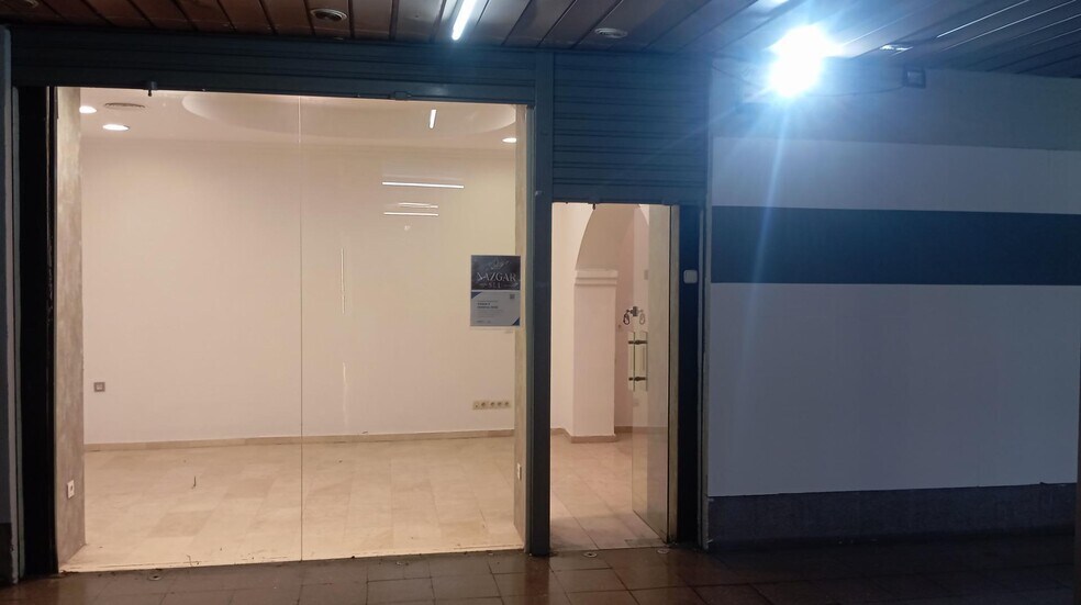 Local en Córdoba, Córdoba en alquiler - Vestíbulo - Imagen 3 de 8