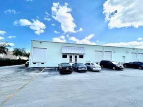 1200-1340 Stirling Rd, Dania Beach, FL en alquiler Foto del edificio- Imagen 1 de 7