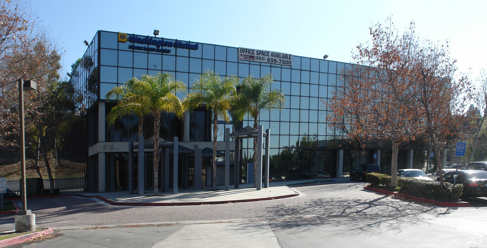 556 N Diamond Bar Blvd, Diamond Bar, CA en alquiler - Foto del edificio - Imagen 3 de 10