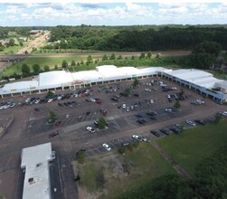 Oxford East Outlet, Oxford, MS - VISTA AÉREA  vista de mapa