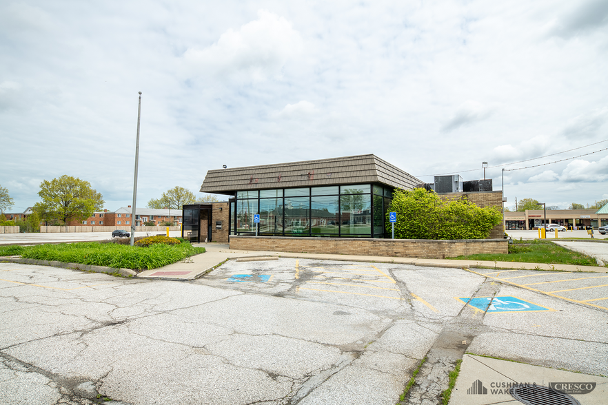 5375 Chevrolet Blvd, Parma, OH en alquiler - Foto del edificio - Imagen 1 de 8