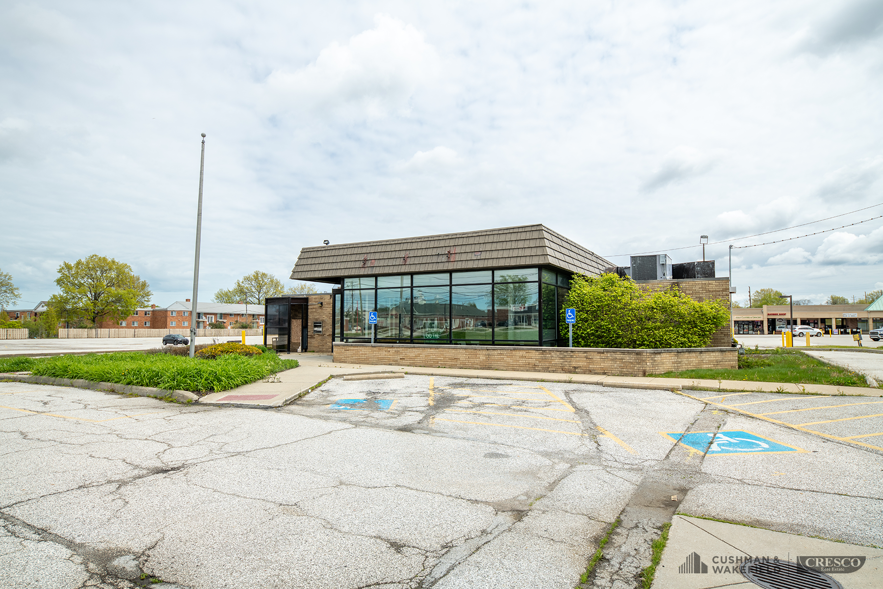 5375 Chevrolet Blvd, Parma, OH en alquiler Foto del edificio- Imagen 1 de 9