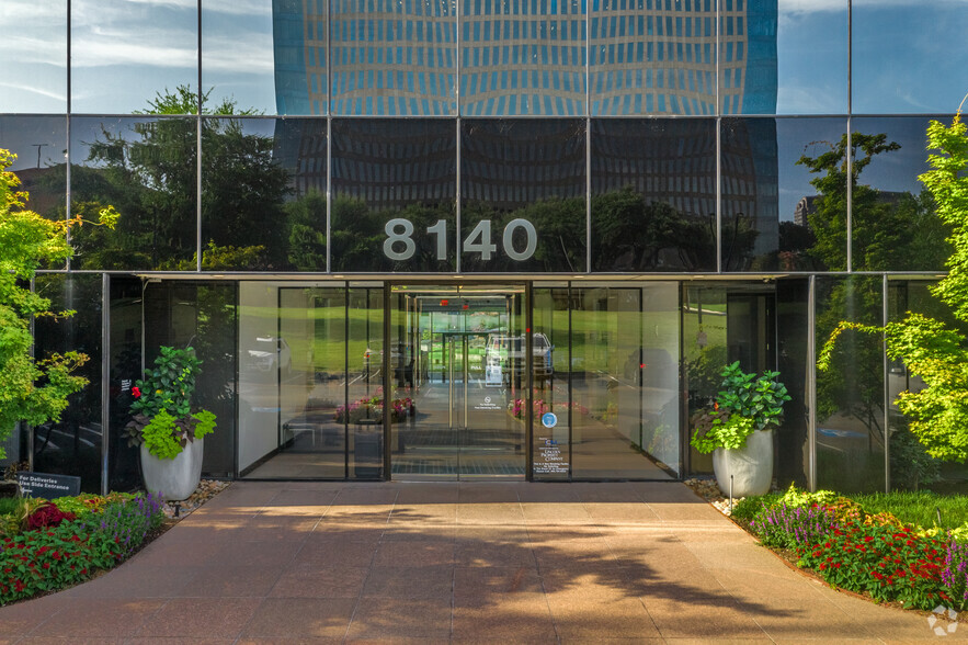 8140 Walnut Hill Ln, Dallas, TX en alquiler - Foto del edificio - Imagen 3 de 26