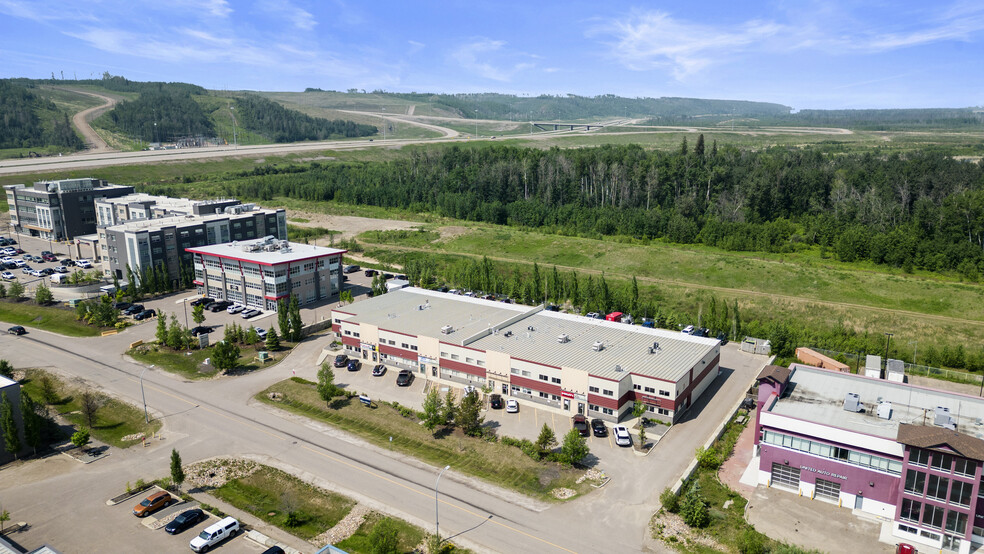 380 Taiganova Cres, Fort McMurray, AB en venta - Foto del edificio - Imagen 2 de 40