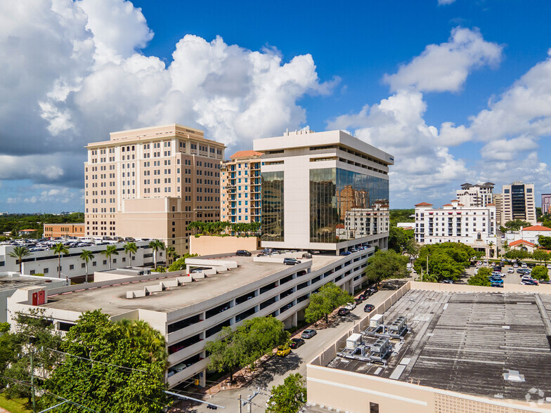 2655 Le Jeune Rd, Coral Gables, FL en alquiler - Foto del edificio - Imagen 2 de 17