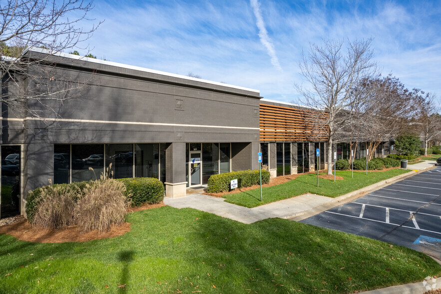 4775 Peachtree Industrial Blvd, Peachtree Corners, GA en alquiler - Foto del edificio - Imagen 2 de 7