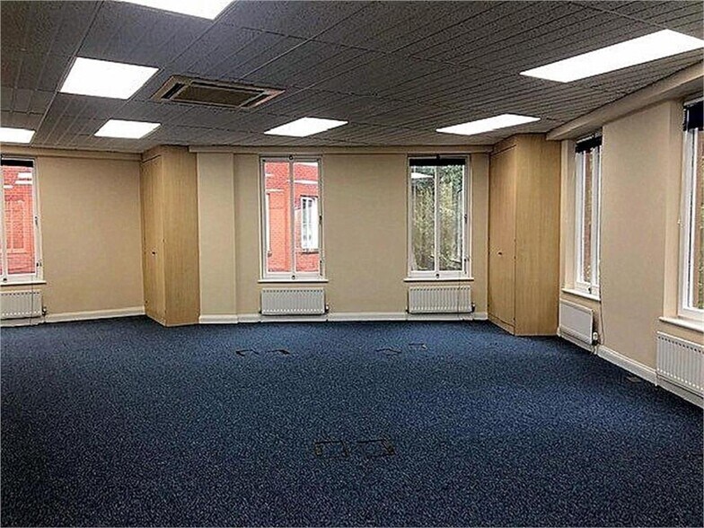 Spring Villa Rd, Edgware en venta - Foto del interior - Imagen 3 de 9