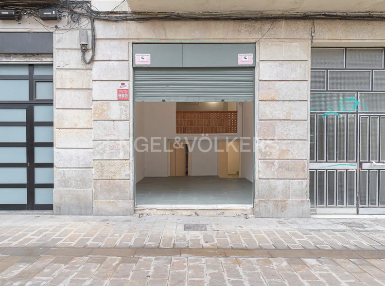 Edificio residencial en Barcelona, Barcelona en venta - Foto del edificio - Imagen 2 de 3