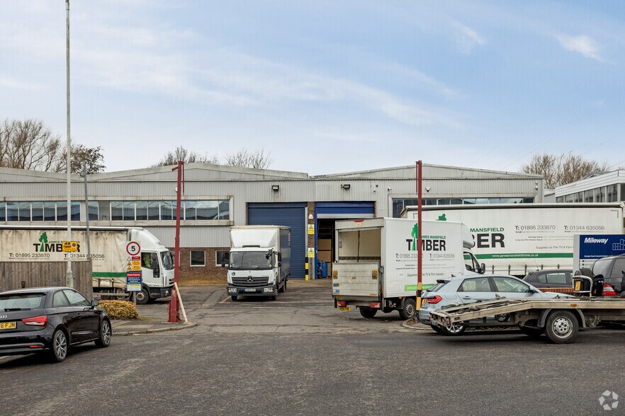Eskdale Rd, Uxbridge en alquiler - Foto del edificio - Imagen 3 de 6