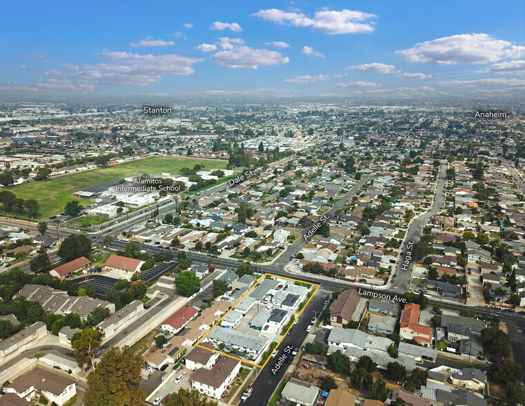 12551 Adelle St, Garden Grove, CA en venta - Foto del edificio - Imagen 2 de 14