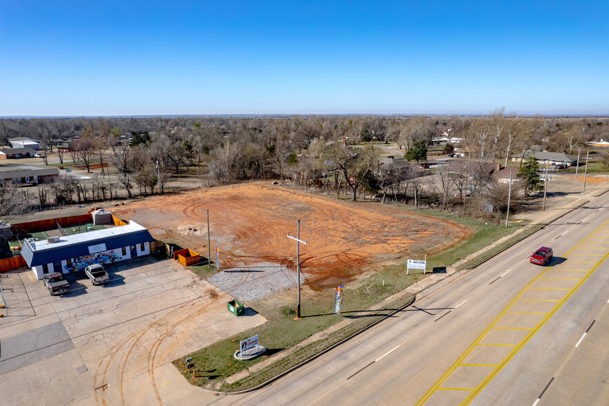 1724 W Hwy 152, Mustang, OK en venta - Foto del edificio - Imagen 2 de 4