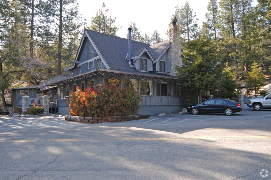 54950 Pine Crest Ave, Idyllwild, CA en alquiler - Foto del edificio - Imagen 3 de 10