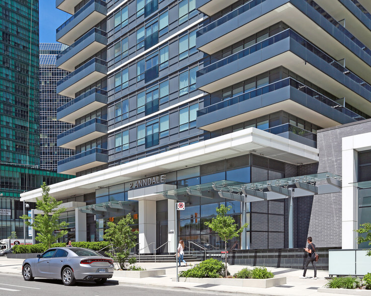 4789 Yonge St, Toronto, ON en venta - Foto del edificio - Imagen 2 de 12