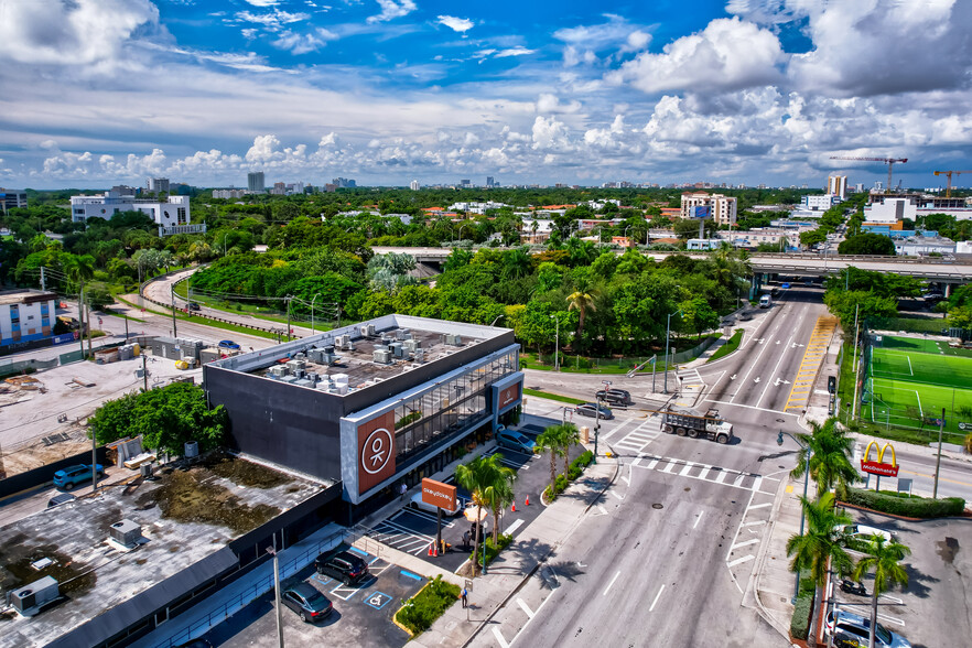 268 SW 8th St, Miami, FL en alquiler - Foto del edificio - Imagen 3 de 19