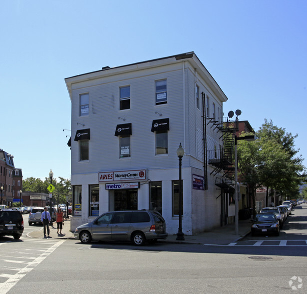 154-158 Meridian St, East Boston, MA en alquiler - Foto del edificio - Imagen 2 de 3