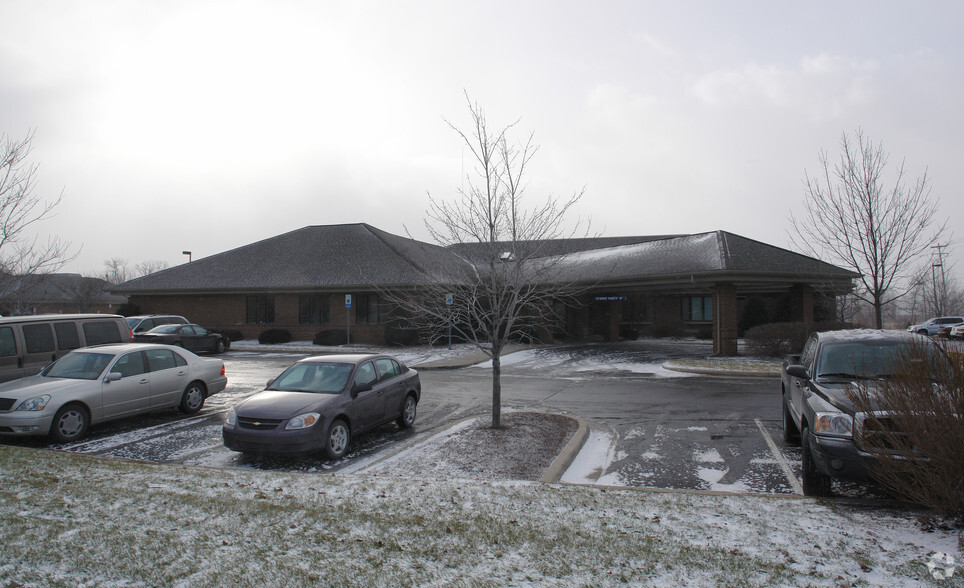 3390 E Jolly Rd, Lansing, MI en alquiler - Foto del edificio - Imagen 2 de 3