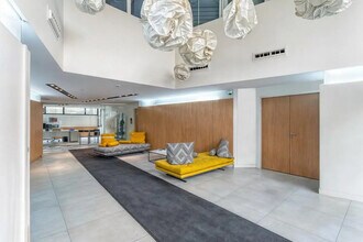 90-94 Rue De Villiers, Levallois-Perret en alquiler Vestíbulo- Imagen 2 de 7