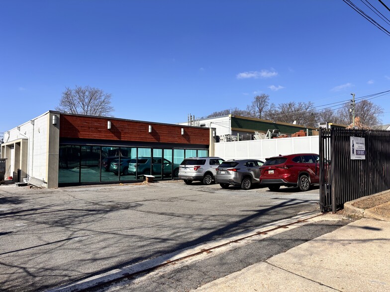 2842 Stuart Dr, Falls Church, VA en alquiler - Foto del edificio - Imagen 1 de 9