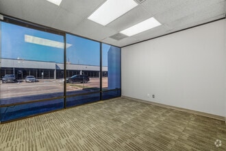 11381 Meadowglen Ln, Houston, TX en alquiler Foto del interior- Imagen 2 de 4