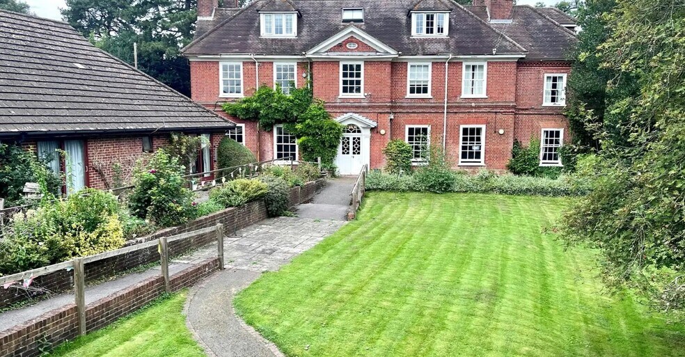 Park Close, Winchester en venta - Foto del edificio - Imagen 2 de 5