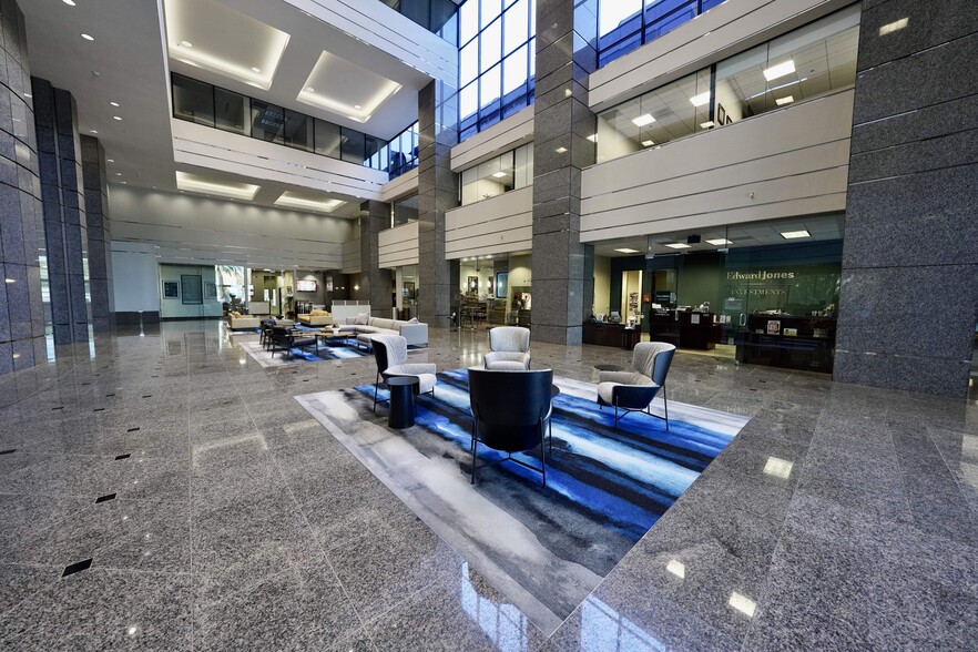 4100 Newport Place Dr, Newport Beach, CA en alquiler - Lobby - Imagen 2 de 15