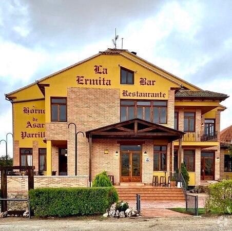 Local en Trescasas, Segovia en venta Foto del edificio- Imagen 1 de 18