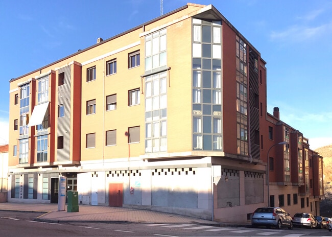 Más detalles de Carretera Villacastin, 24, Segovia - Edificio residencial​ en venta