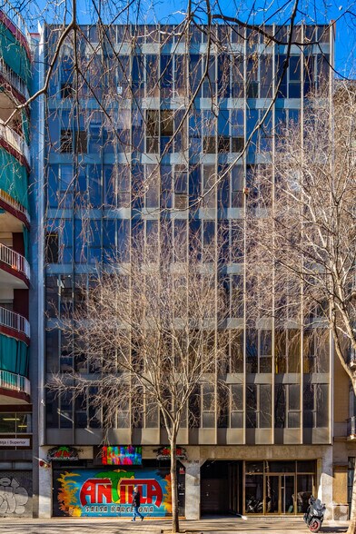 Carrer d'Aragó, 141, Barcelona, Barcelona en alquiler - Foto del edificio - Imagen 2 de 9