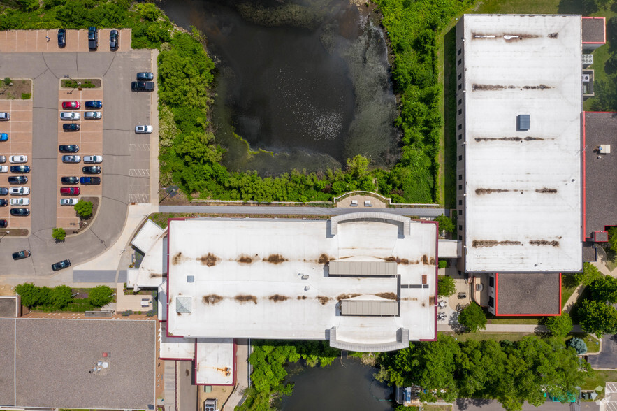 2355 Highway 36 W, Roseville, MN en alquiler - Foto del edificio - Imagen 3 de 25