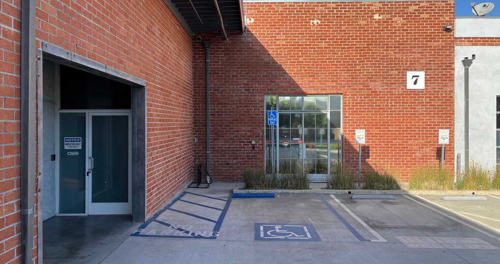 8500 Steller Dr, Culver City, CA en alquiler - Foto del edificio - Imagen 1 de 37