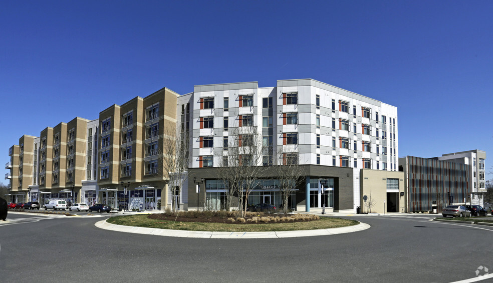 8010 Gramercy Blvd, Rockville, MD en alquiler - Foto del edificio - Imagen 1 de 171