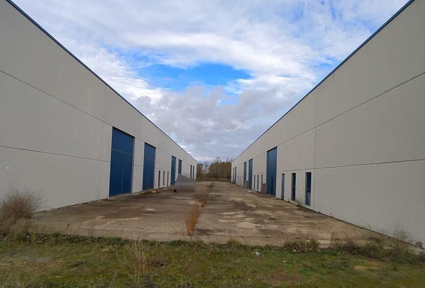 Nave en Babilafuente en venta - Foto del edificio - Imagen 3 de 16