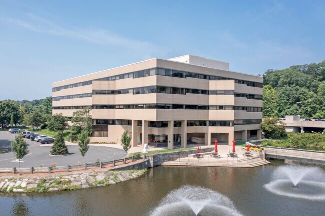 Más detalles de 2 Trap Falls Rd, Shelton, CT - Oficina, oficina/local en alquiler