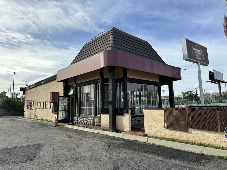 5960 Crenshaw Blvd, Los Angeles, CA en alquiler - Foto del edificio - Imagen 1 de 23