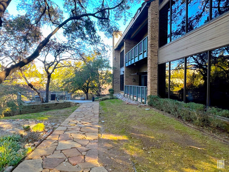 15441 Knoll Trail Dr, Dallas, TX en alquiler - Foto del edificio - Imagen 2 de 3