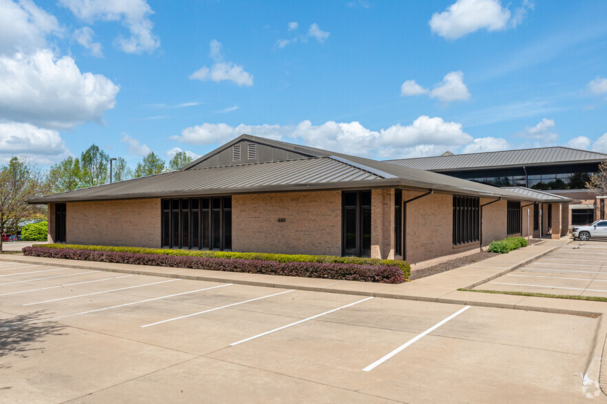 688 E Millsap Rd, Fayetteville, AR en alquiler - Foto del edificio - Imagen 1 de 3