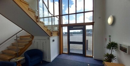 62 Lancaster Way, Ely en alquiler Vestíbulo- Imagen 2 de 3