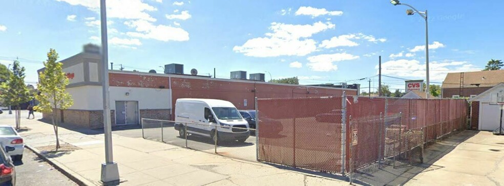 254-05 Hillside Ave, Bellerose, NY en alquiler - Foto del edificio - Imagen 2 de 8