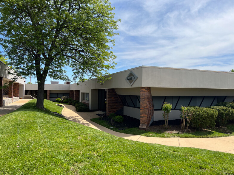 1181 Corporate Lake Dr, Creve Coeur, MO en venta - Foto del edificio - Imagen 1 de 5