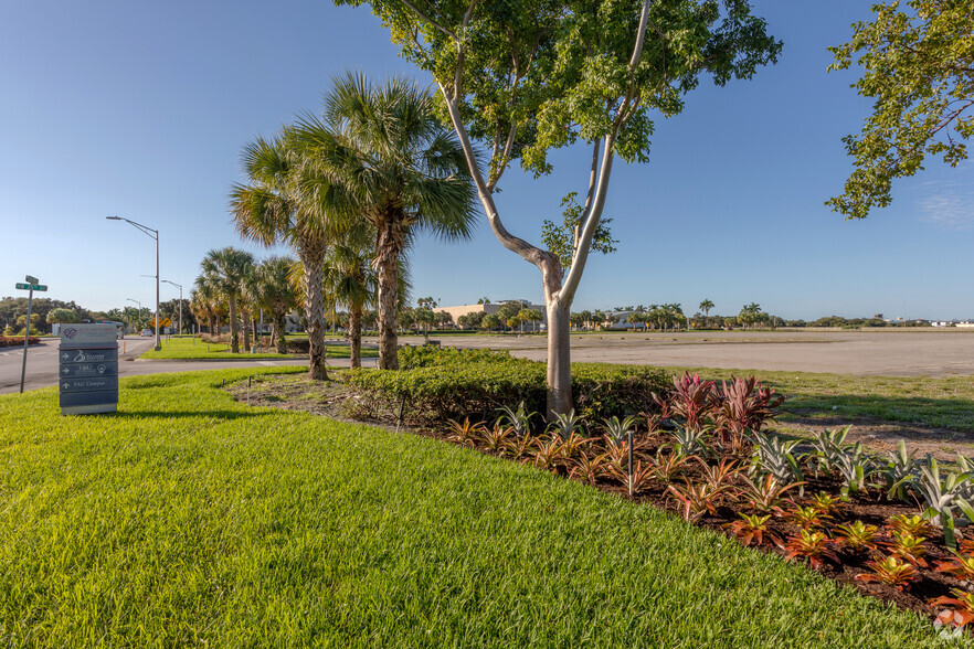 FAU Blvd, Boca Raton, FL en venta - Foto del edificio - Imagen 1 de 6