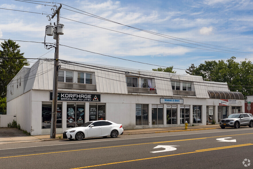 99-105 W Hoffman Ave, Lindenhurst, NY en venta - Foto del edificio - Imagen 3 de 4