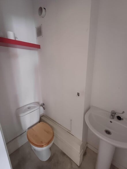 Local en Madrid, Madrid en alquiler - Foto del edificio - Imagen 2 de 10