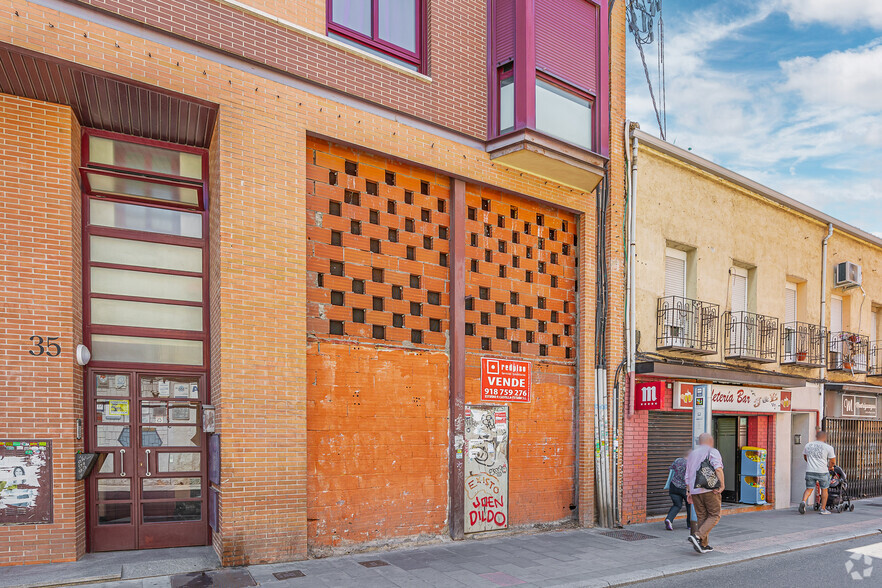 Calle Capitán Blanco Argibay, 35, Madrid, Madrid en alquiler - Foto del edificio - Imagen 3 de 4