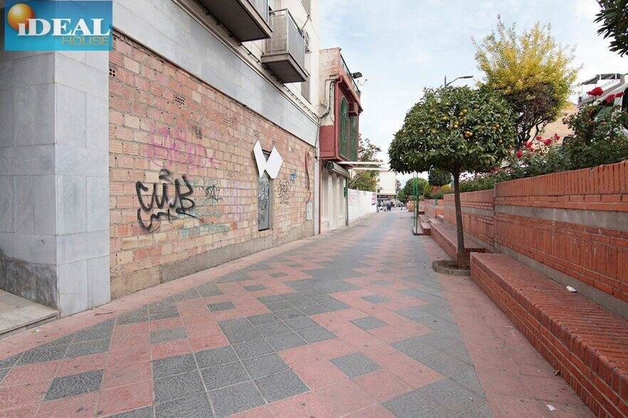 Local en Armilla, Granada en venta - Foto del edificio - Imagen 2 de 12