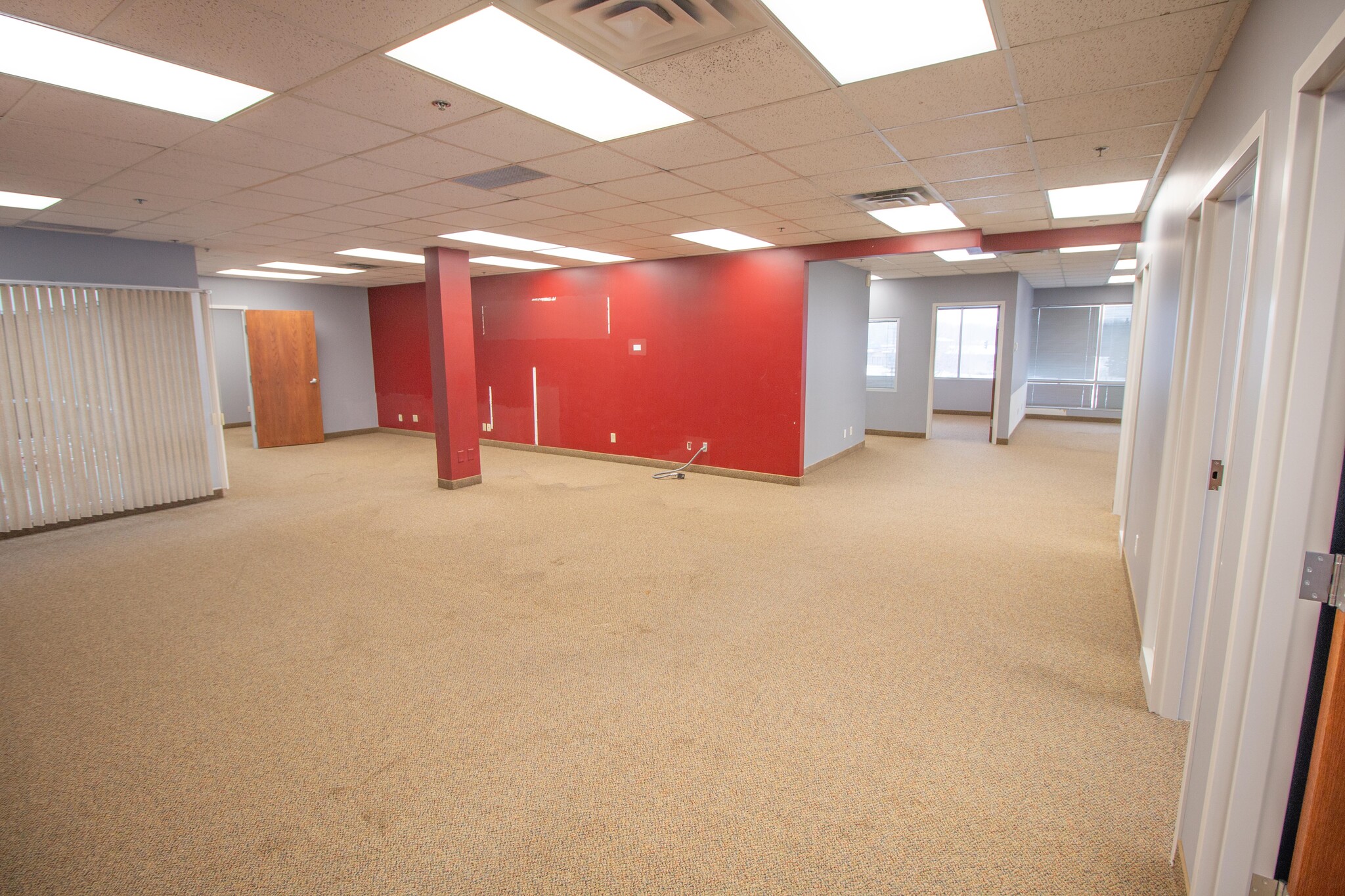 3200 Main St NW, Coon Rapids, MN en alquiler Foto del interior- Imagen 1 de 17