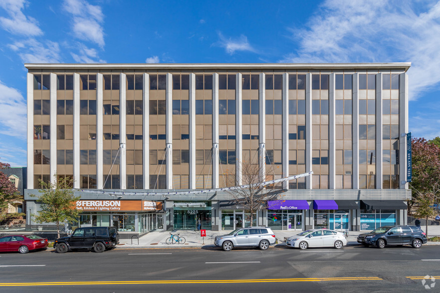 5225 Wisconsin Ave NW, Washington, DC en alquiler - Foto del edificio - Imagen 1 de 7