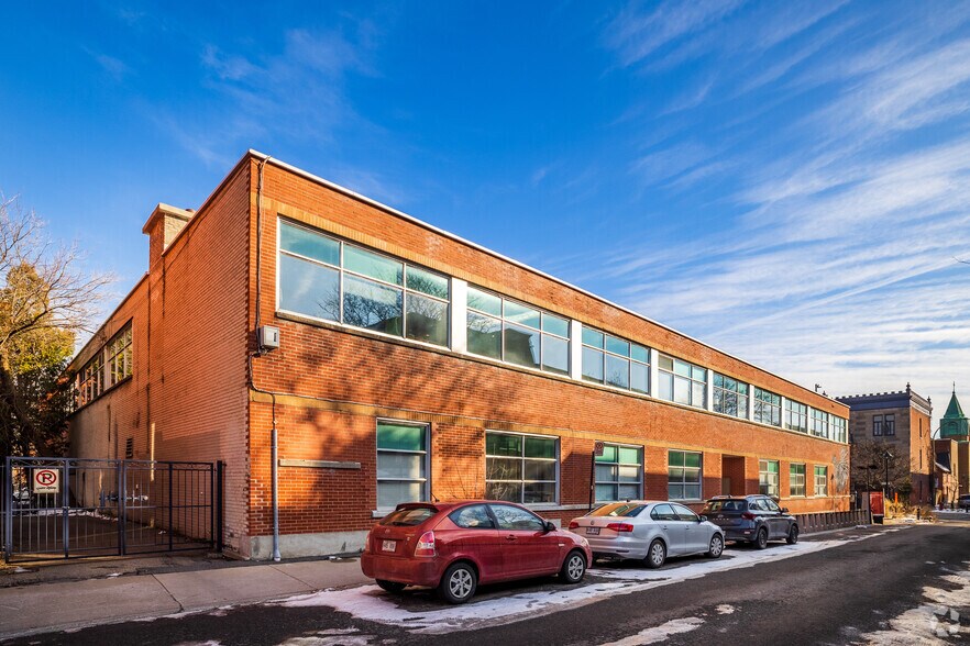 225 Rue Roy E, Montréal, QC en alquiler - Foto del edificio - Imagen 3 de 6