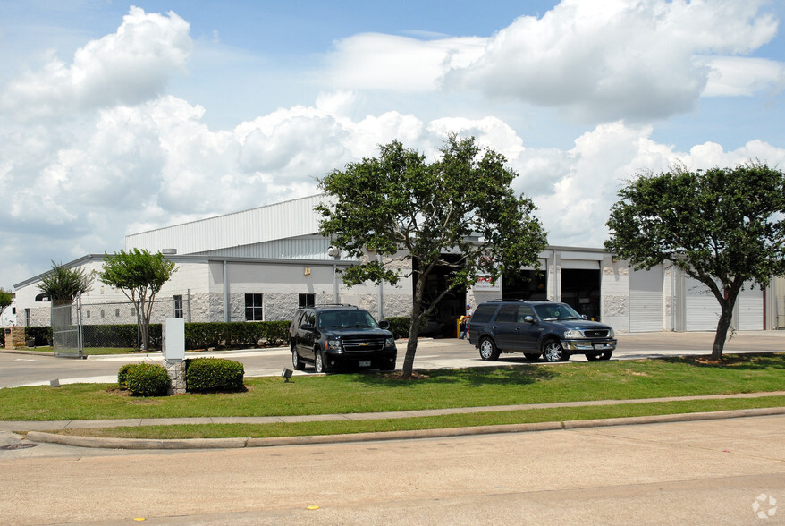 650 Stafford Run, Stafford, TX en alquiler - Foto del edificio - Imagen 3 de 5